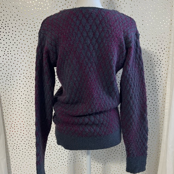 Leith V-Neck Diamond Pattern Sweater - Picture 5 of 8